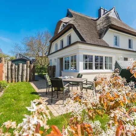 Kranich-kate, Exclusive Reet-doppelhaushaelfte Fuer 6 Personen In * Zingst