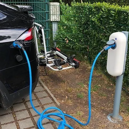 Kranich-kate, Exclusive Reet-doppelhaushaelfte Fuer 6 Personen In Zingst