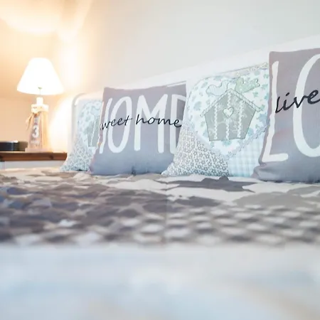 Σπίτι διακοπών Kranich-kate, Exclusive Reet-doppelhaushaelfte Fuer 6 Personen In *