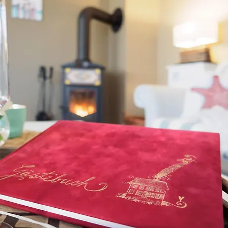 Kranich-kate, Exclusive Reet-doppelhaushaelfte Fuer 6 Personen In Zingst