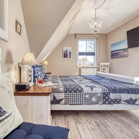 Kranich-kate, Exclusive Reet-doppelhaushaelfte Fuer 6 Personen In