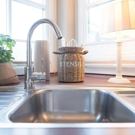 Kranich-kate, Exclusive Reet-doppelhaushaelfte Fuer 6 Personen In Σπίτι διακοπών Zingst