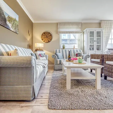 Σπίτι διακοπών Kranich-kate, Exclusive Reet-doppelhaushaelfte Fuer 6 Personen In Zingst