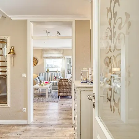 Kranich-kate, Exclusive Reet-doppelhaushaelfte Fuer 6 Personen In *