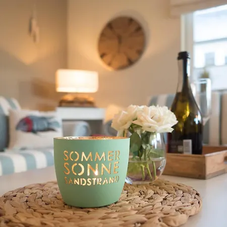 Kranich-kate, Exclusive Reet-doppelhaushaelfte Fuer 6 Personen In