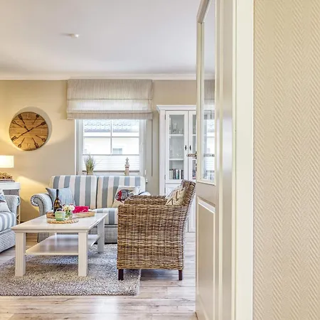 Kranich-kate, Exclusive Reet-doppelhaushaelfte Fuer 6 Personen In Σπίτι διακοπών Zingst