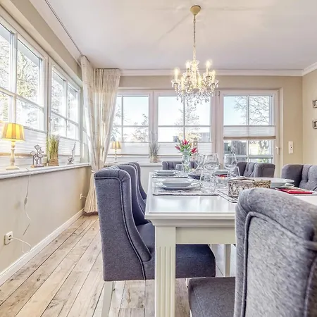 Kranich-kate, Exclusive Reet-doppelhaushaelfte Fuer 6 Personen In