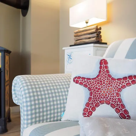 Σπίτι διακοπών Kranich-kate, Exclusive Reet-doppelhaushaelfte Fuer 6 Personen In