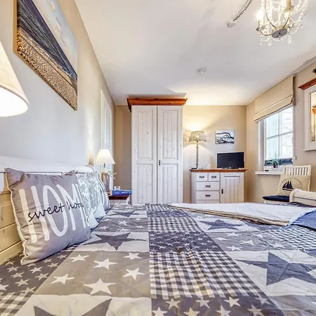 Kranich-kate, Exclusive Reet-doppelhaushaelfte Fuer 6 Personen In Σπίτι διακοπών